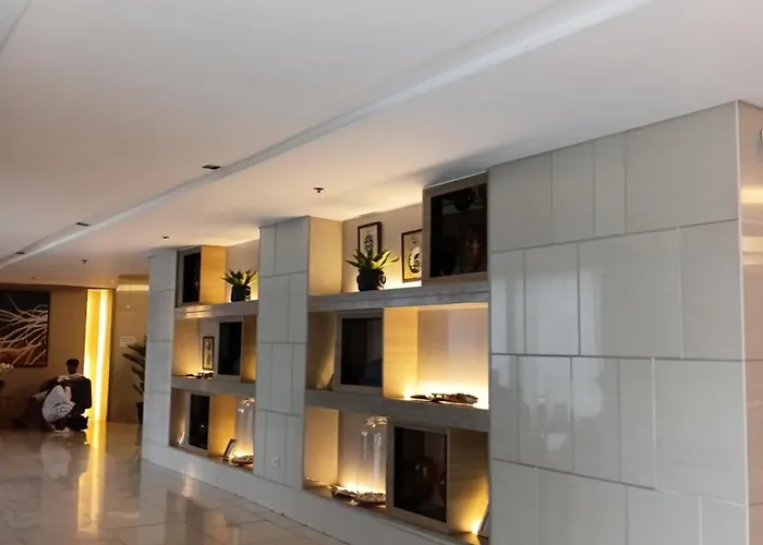 Apartment Shell Residences Moa Elegant Place